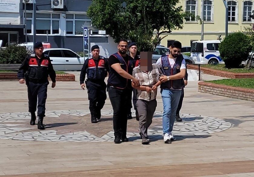 Alacak verecek meselesinde bir kişiyi öldürmüştü, tutuklandı Aydın’ın Efeler ilçesinde alacak verecek meselesinden çıktığı iddia edilen kavgada