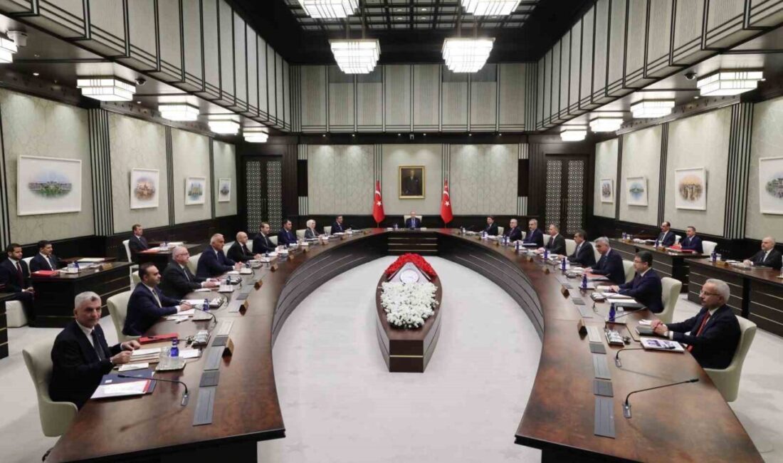 Cumhurbaşkanlığı Kabinesi, Cumhurbaşkanı Recep Tayyip Erdoğan başkanlığında Cumhurbaşkanlığı Külliyesi’nde toplandı.