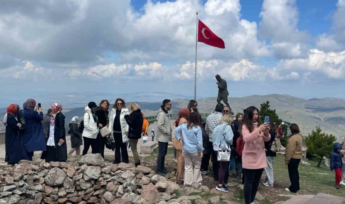 Afyonkarahisar Öğretmen Akademileri-Şehir ve Kültür Akademisi öğretmenleri, milli bilinç ve