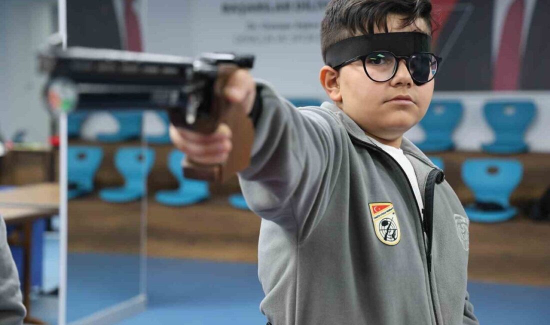 Elazığlı sporcu Muhammed Eymen Arık, havalı ve ateşli silahlar branşında