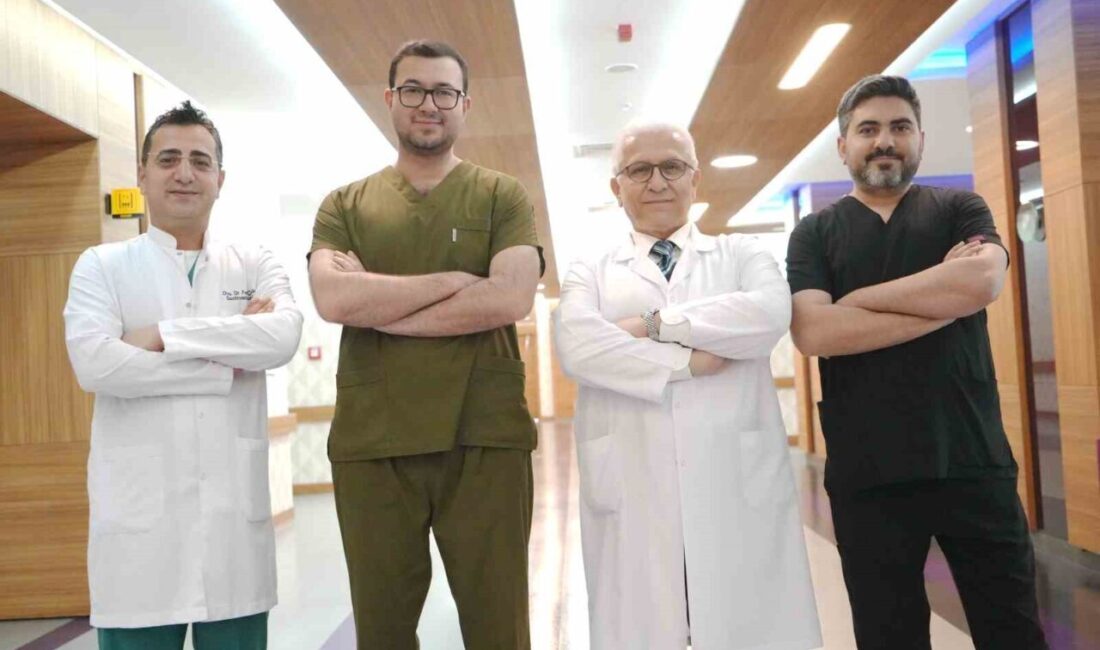 Safra kesesinde rahatsızlığı bulunan 47 yaşındaki Libyalı hasta, İzmir Ekonomi