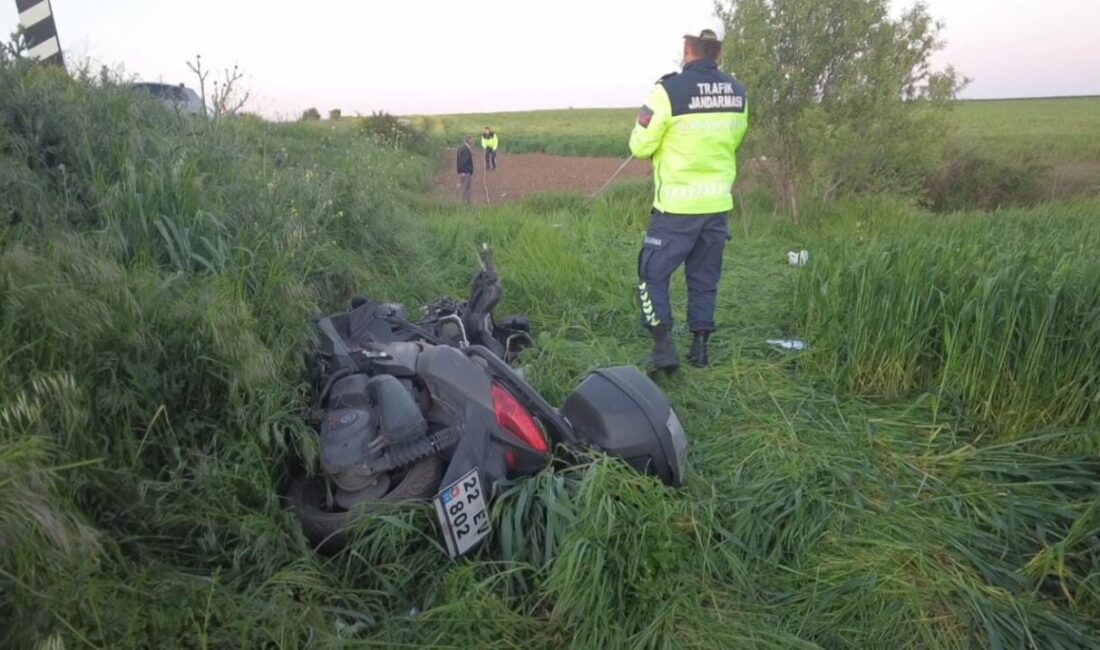 Edirne’de motosikletle 125 metre sürüklenerek tarlaya uçan 25 yaşındaki sürücü