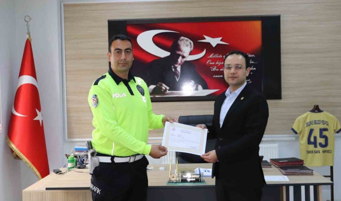 Manisa’nın Selendi ilçesinde trafik uygulamalarında sergiledikleri üstün gayret ve özverili