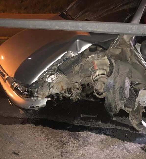 Ankara’nın Beypazarı ilçesinde kontrolden çıkan araç elektrik direğine çarptı, sürücü