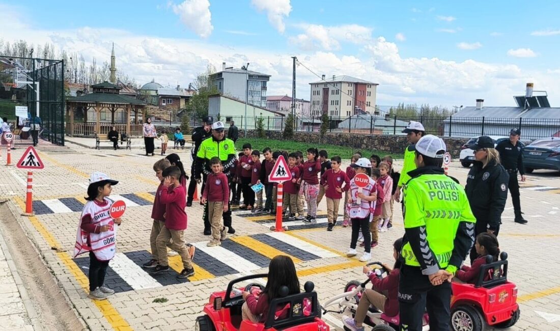 Trafik ve İlkyardım Haftası dolayısıyla Aydıntepe’de öğrencilere yönelik etkinlik düzenlenerek,