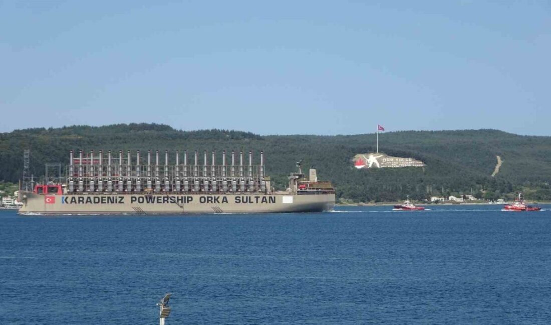Çanakkale Boğazı’ndan, kentin elektriğini karşılayabilecek güçte enerji üreten Kardeniz Powership