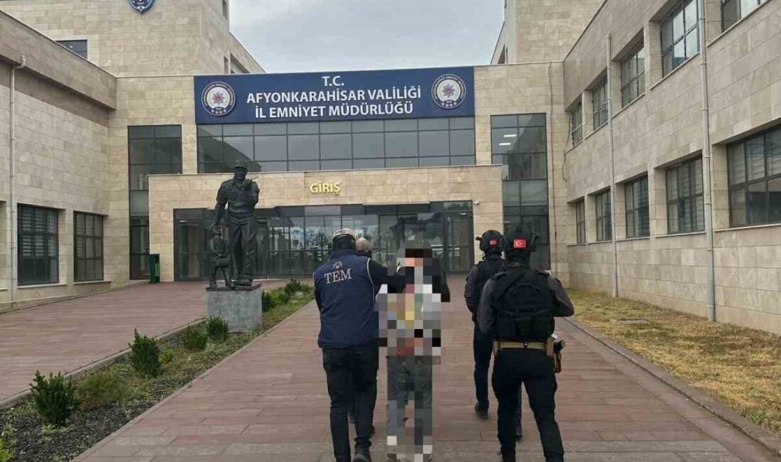 Afyonkarahisar’da polis tarafından gerçekleştirilen operasyonda, DEAŞ terör örgütü ile bağlantılı