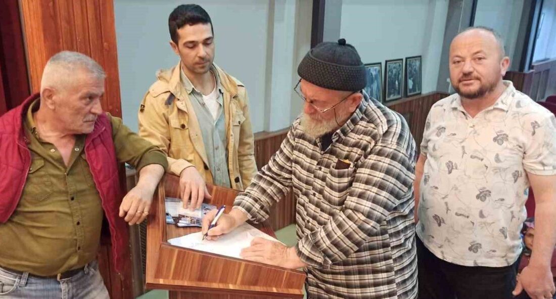 Devrek’te heyelanda evlerini kaybeden vatandaşlar yıllar sonra yeniden yuvalarına kavuştu.