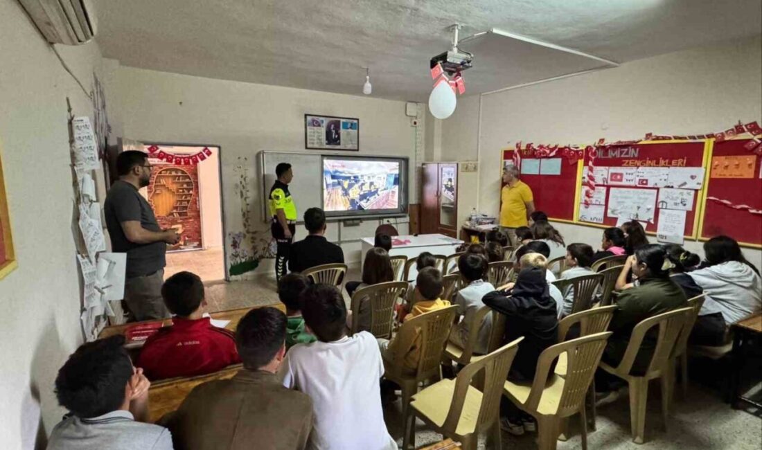 Antalya’nın Gazipaşa ilçesinde Trafik Haftası etkinlikleri kapsamında eğitim semineri düzenlendi.