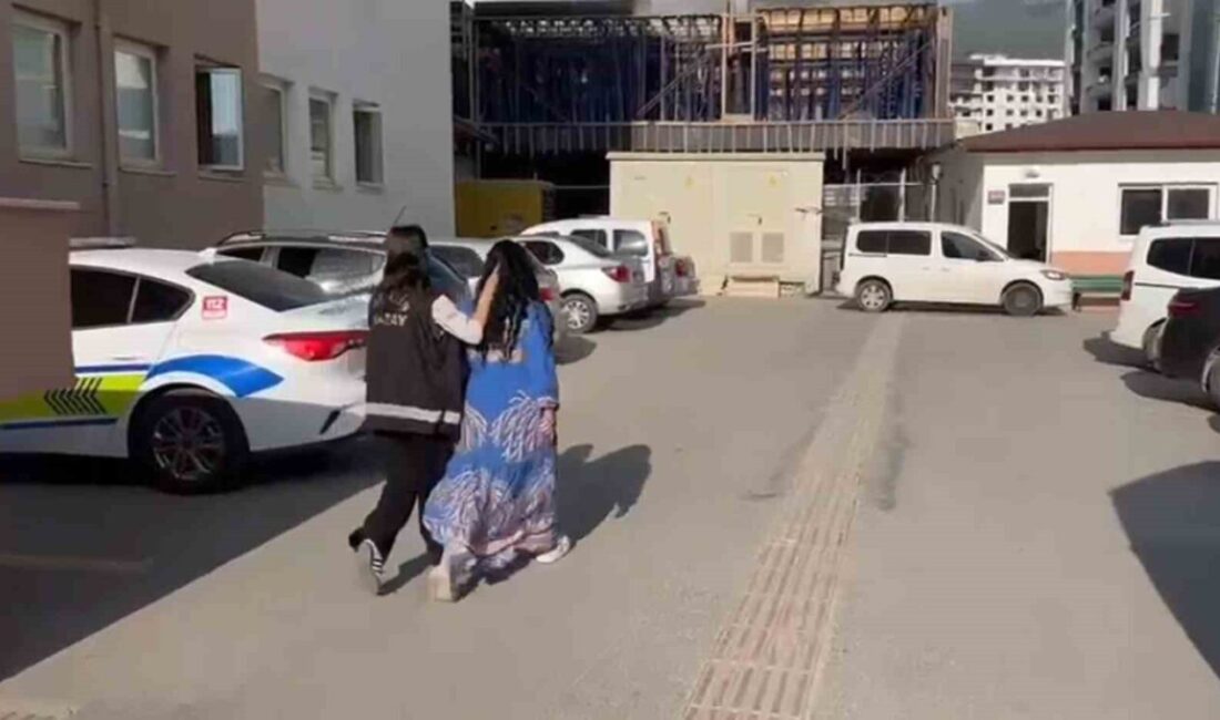Hatay’da gerçekleştirilen 2 ayrı fuhuş operasyonunda 4 kişi gözaltına alındı.