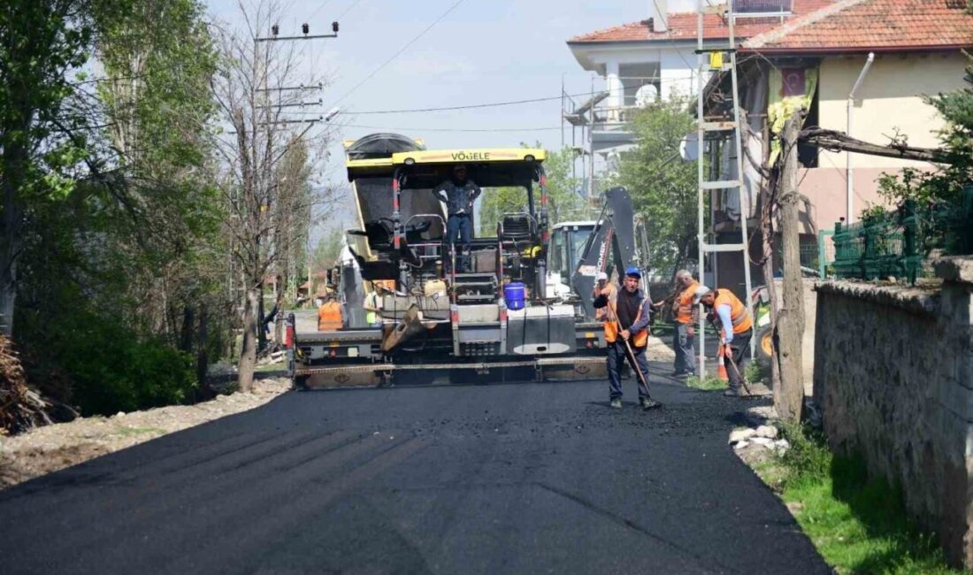 Kahramankazan Belediye Başkanı Selim Çırpanoğlu, Ahi Mahallesi’nde devam eden sıcak