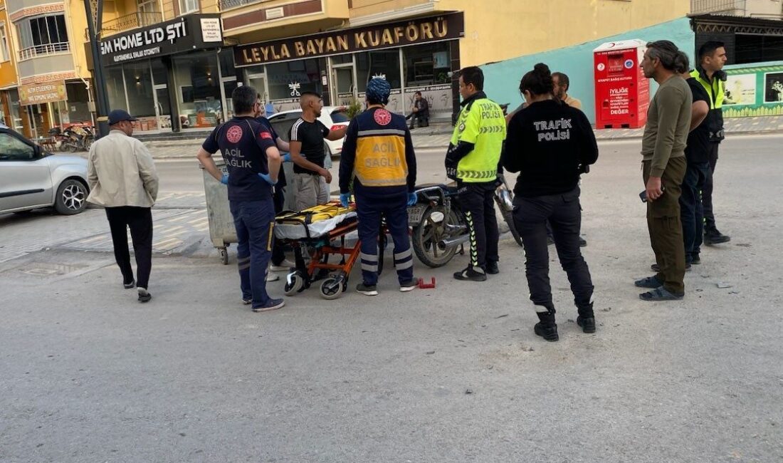 Konya’nın Kulu ilçesinde otomobille çarpışan motosiklet sürücüsü yaralandı. Kaza, saat