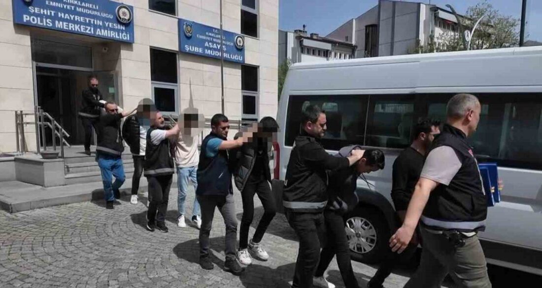 Kırklareli’nde düzenlenen ’Sazan Sarmalı’ dolandırıcılık operasyonunda 8 şüpheli gözaltına alındı.