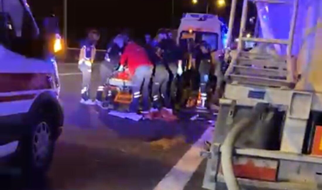 TEM Otoyolu’nun Bolu geçişinde arıza nedeniyle yol kenarına çektikleri araçtan