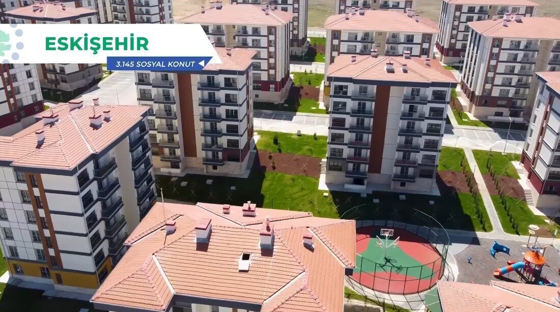 AK Parti Eskişehir İl Başkanı Gürhan Albayrak, TOKİ tarafından yapılan